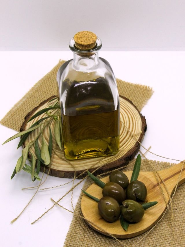 Extra Virgin Olive Oil in Glass Bottle, 500 ml