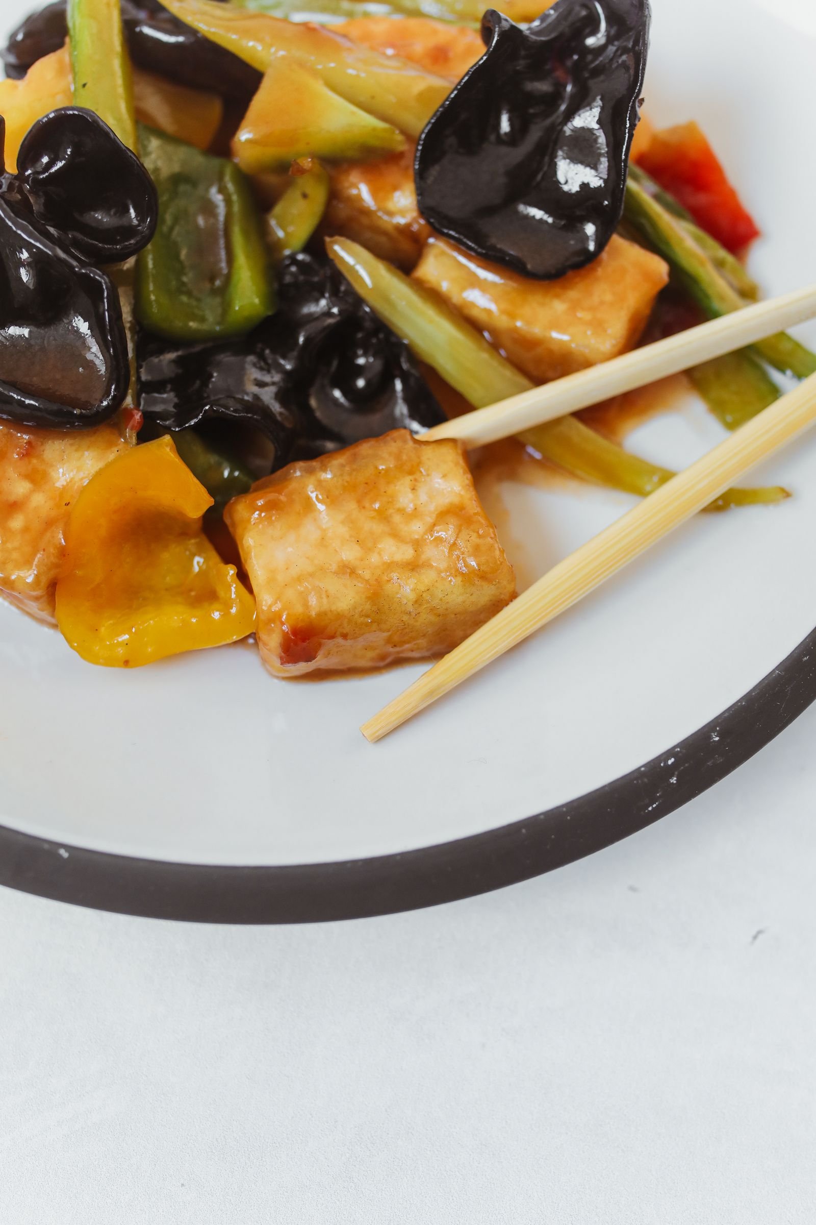 Braised Tofu with Wood Ear Mushrooms and Peppers