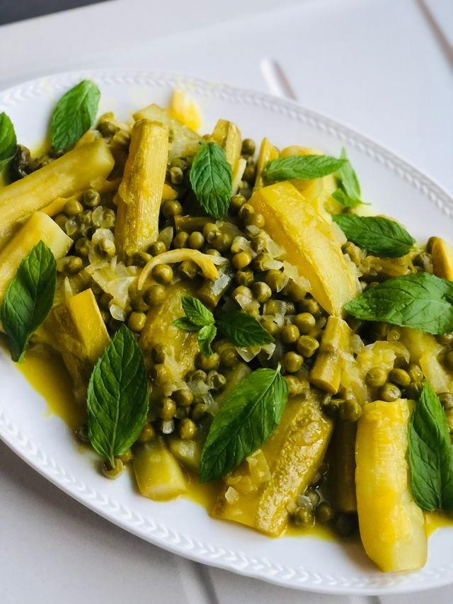 Braised Zucchini and Green Peas with Mint