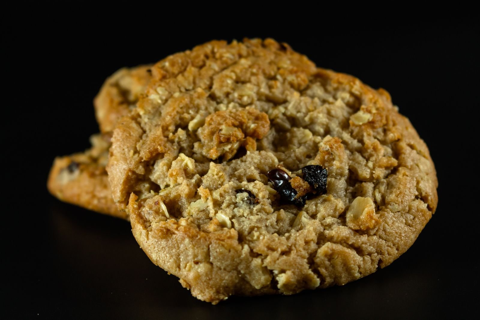 Chewy Oatmeal Raisin Cookies