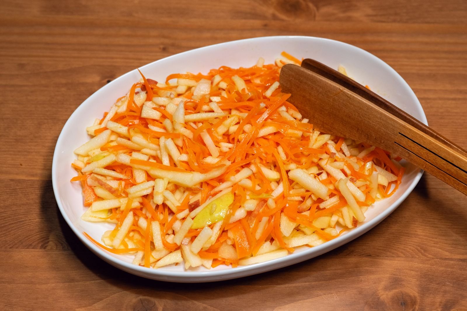 Crunchy Carrot and Apple Slaw
