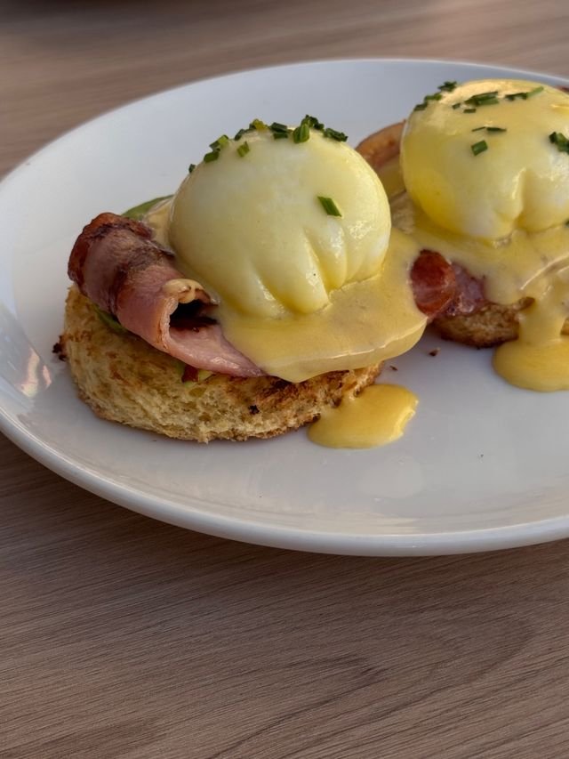 Eggs Benedict with Lemon-Chive Hollandaise