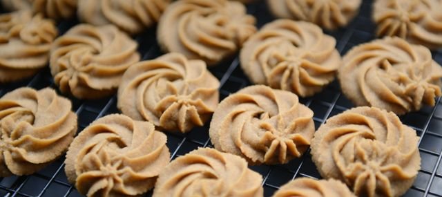 Piped Swirl Butter Cookies