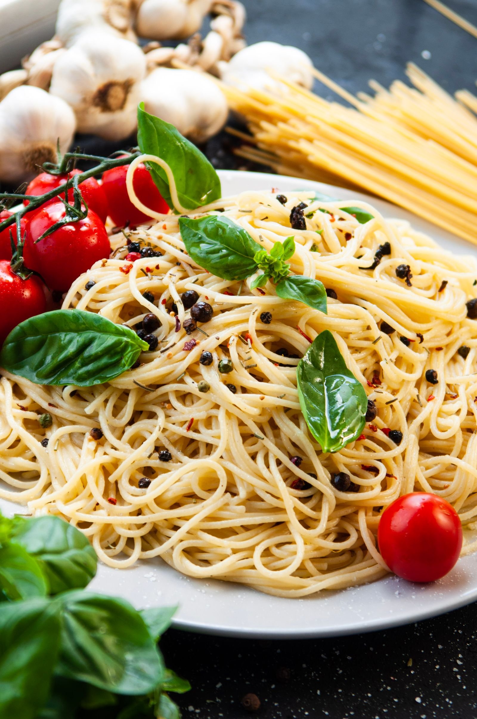 Spaghetti Aglio e Olio with Basil and Cherry Tomatoes