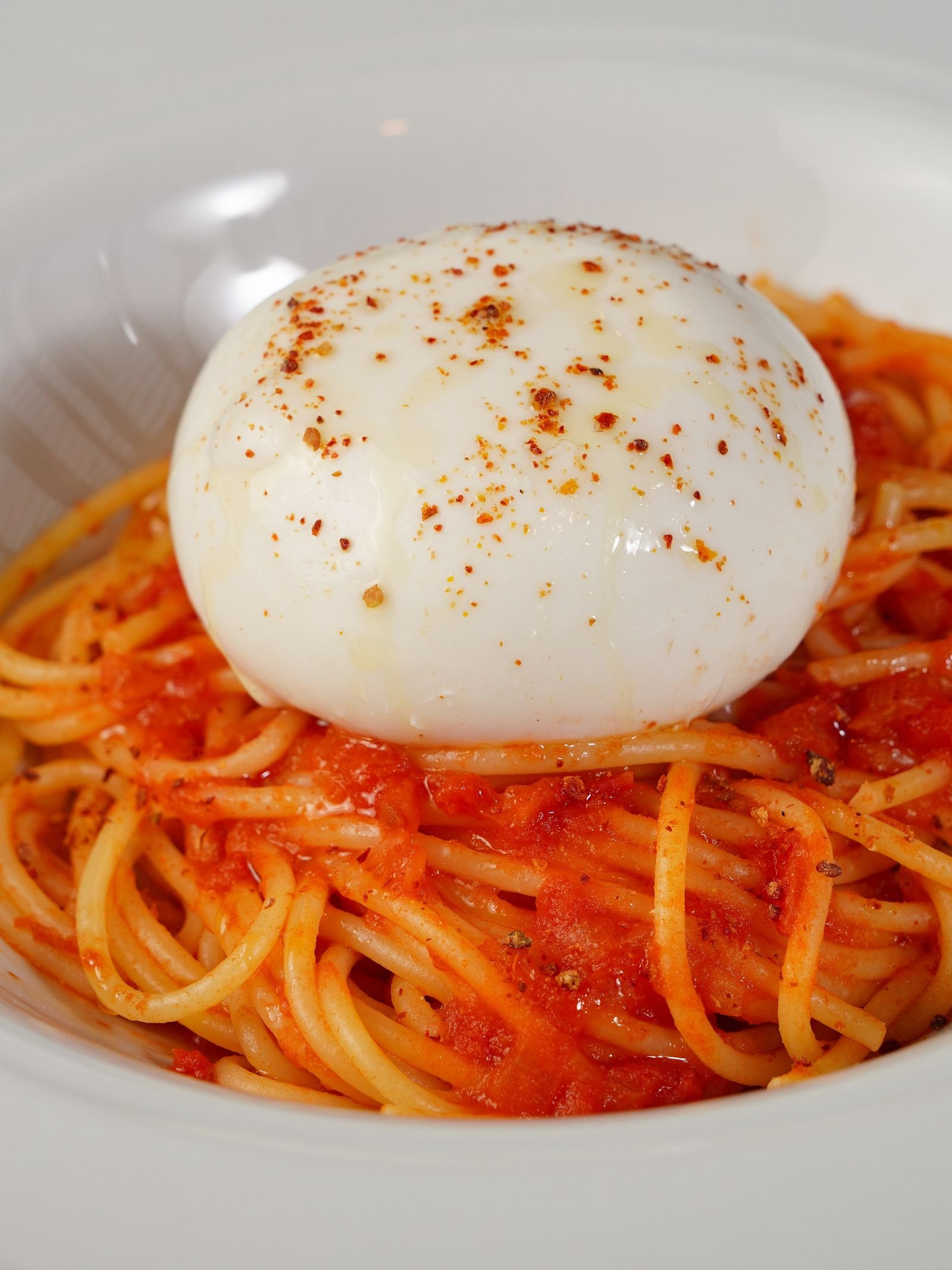 Spaghetti al Pomodoro with Whole Burrata