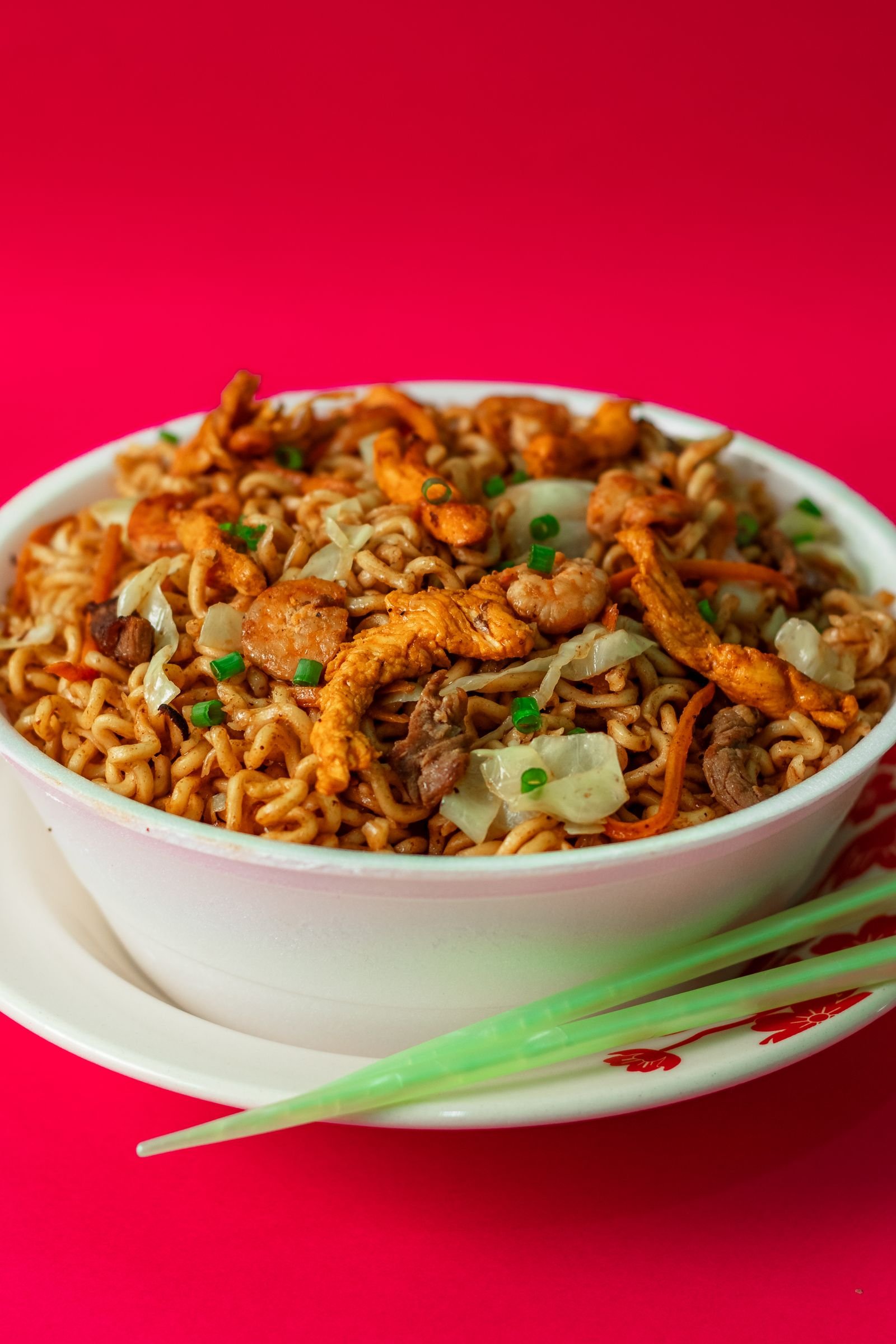 Spicy Stir-Fried Noodles with Chicken and Cabbage