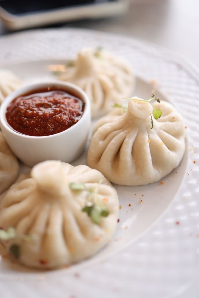 Steamed Momos with Spicy Tomato Chutney