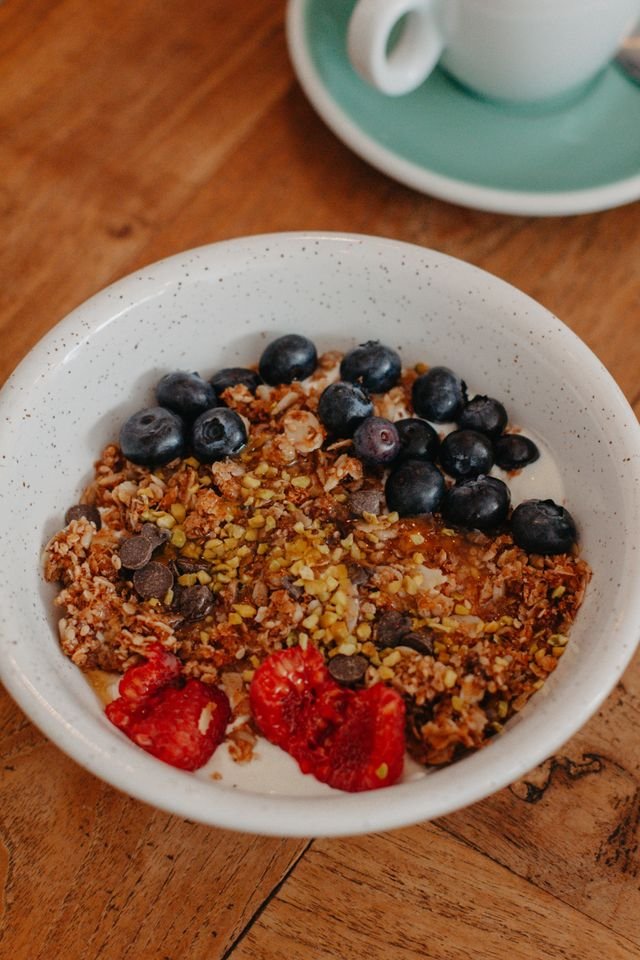 Toasted Granola Yogurt Bowl with Blueberries