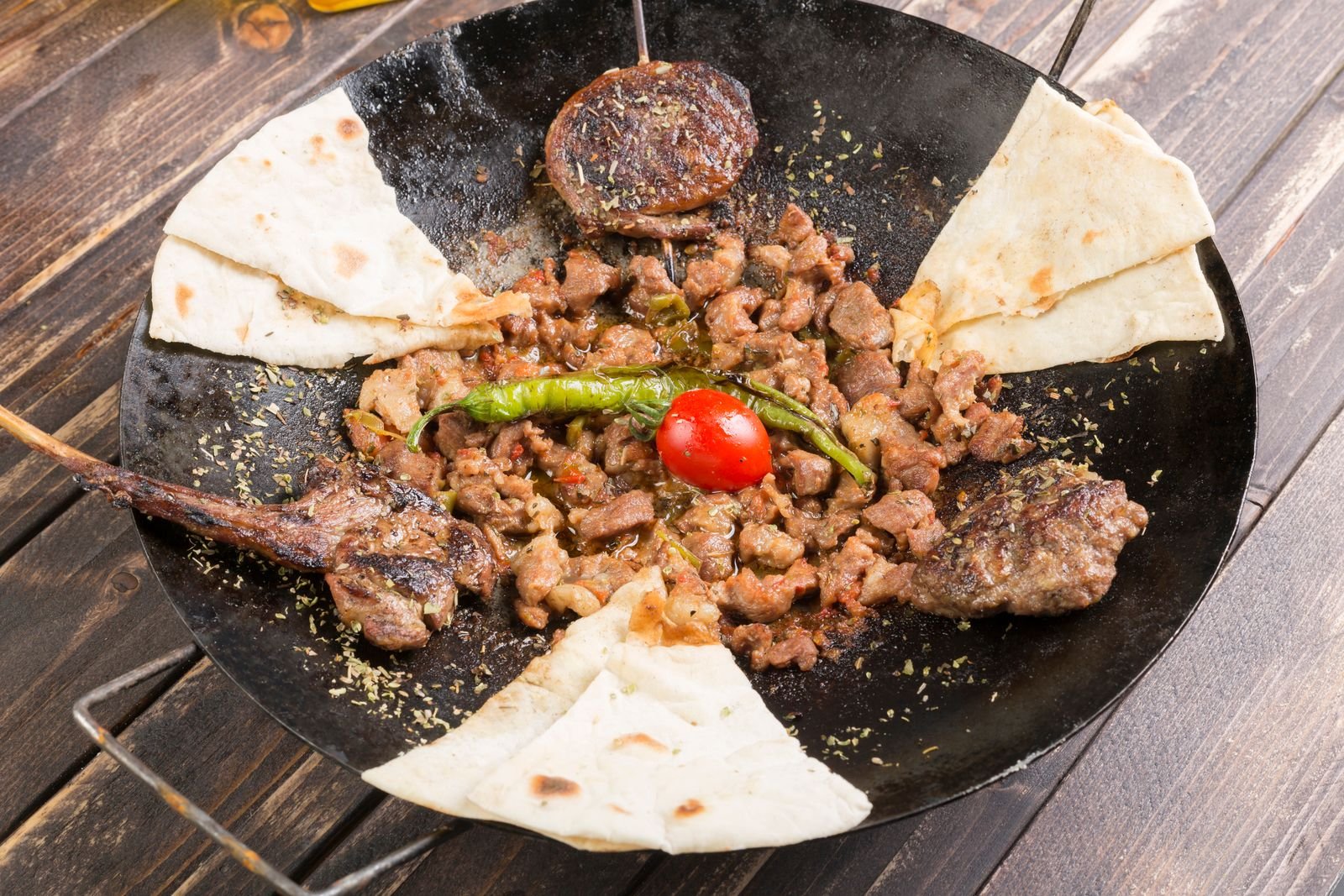 Turkish Sac Tava with Lamb and Flatbread