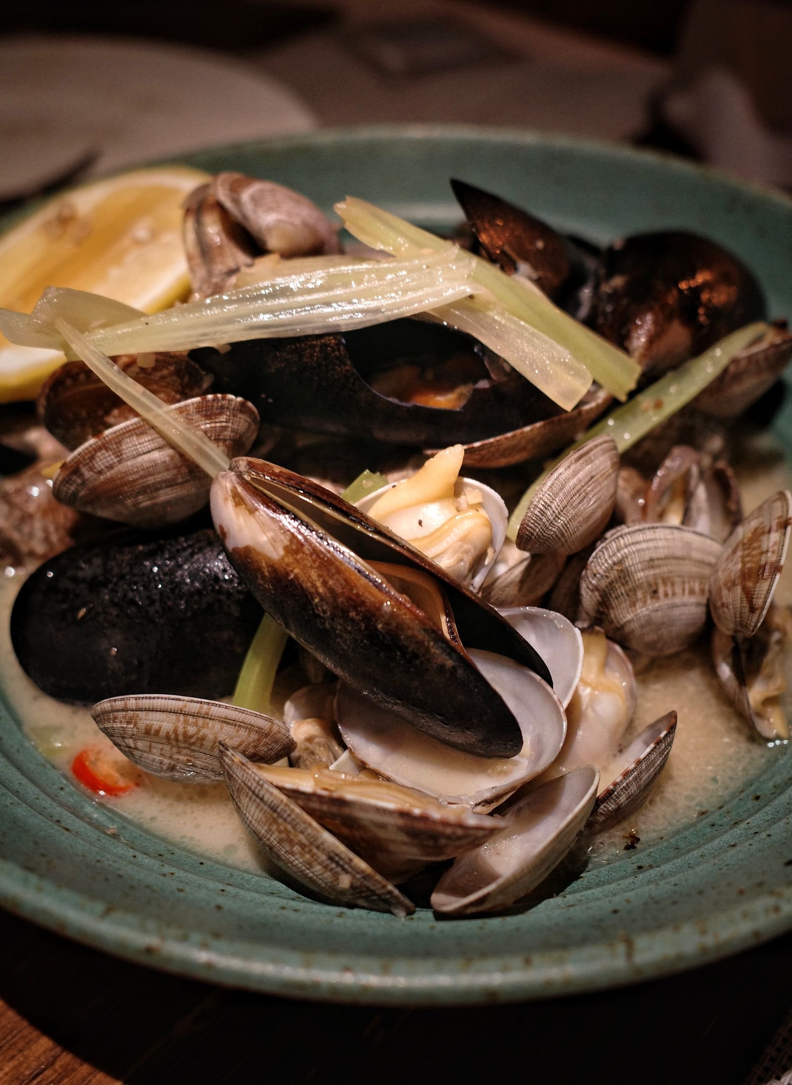 White Wine Steamed Clams and Mussels with Leek